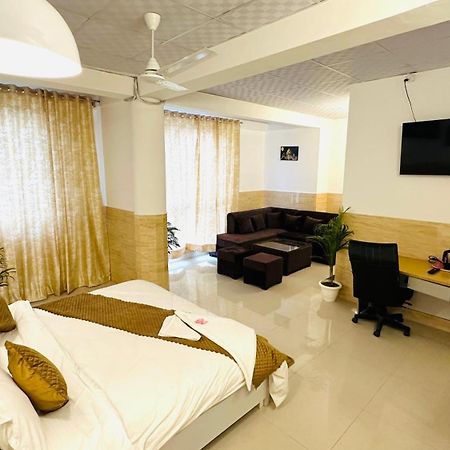 Hotel Relax Inn-Couple Friendly Hotel- Noida Sector 27 Exterior photo