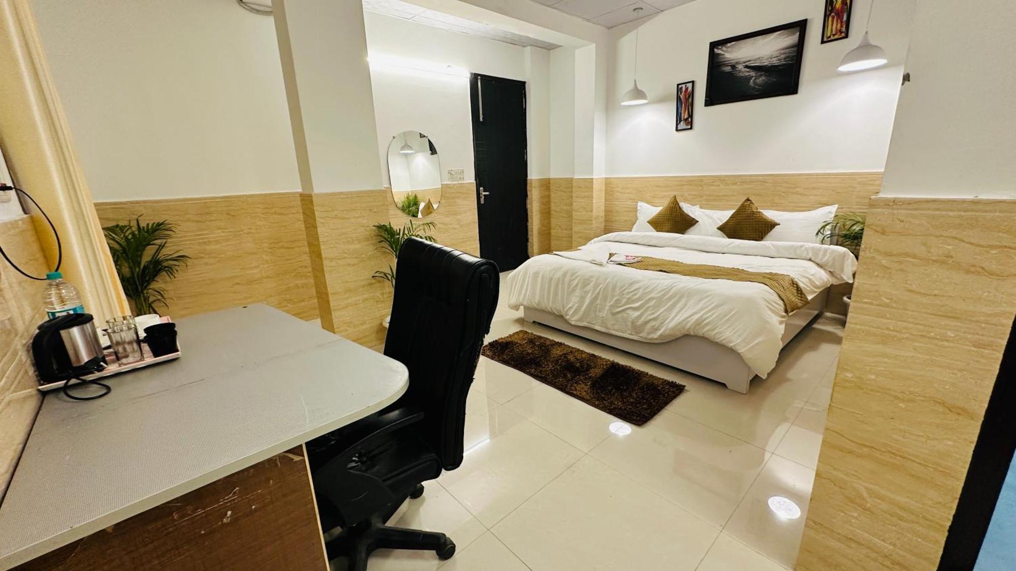 Hotel Relax Inn-Couple Friendly Hotel- Noida Sector 27 Exterior photo