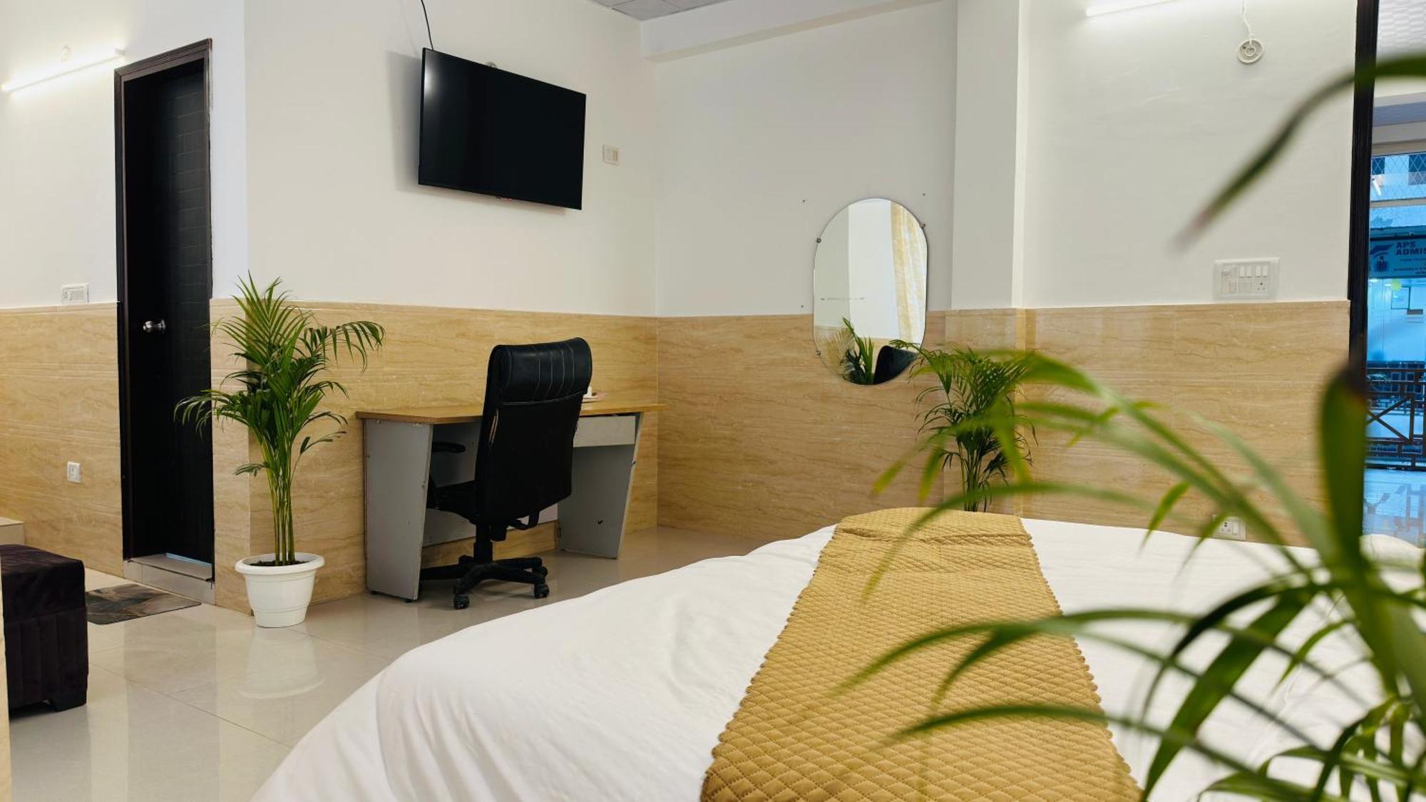 Hotel Relax Inn-Couple Friendly Hotel- Noida Sector 27 Exterior photo