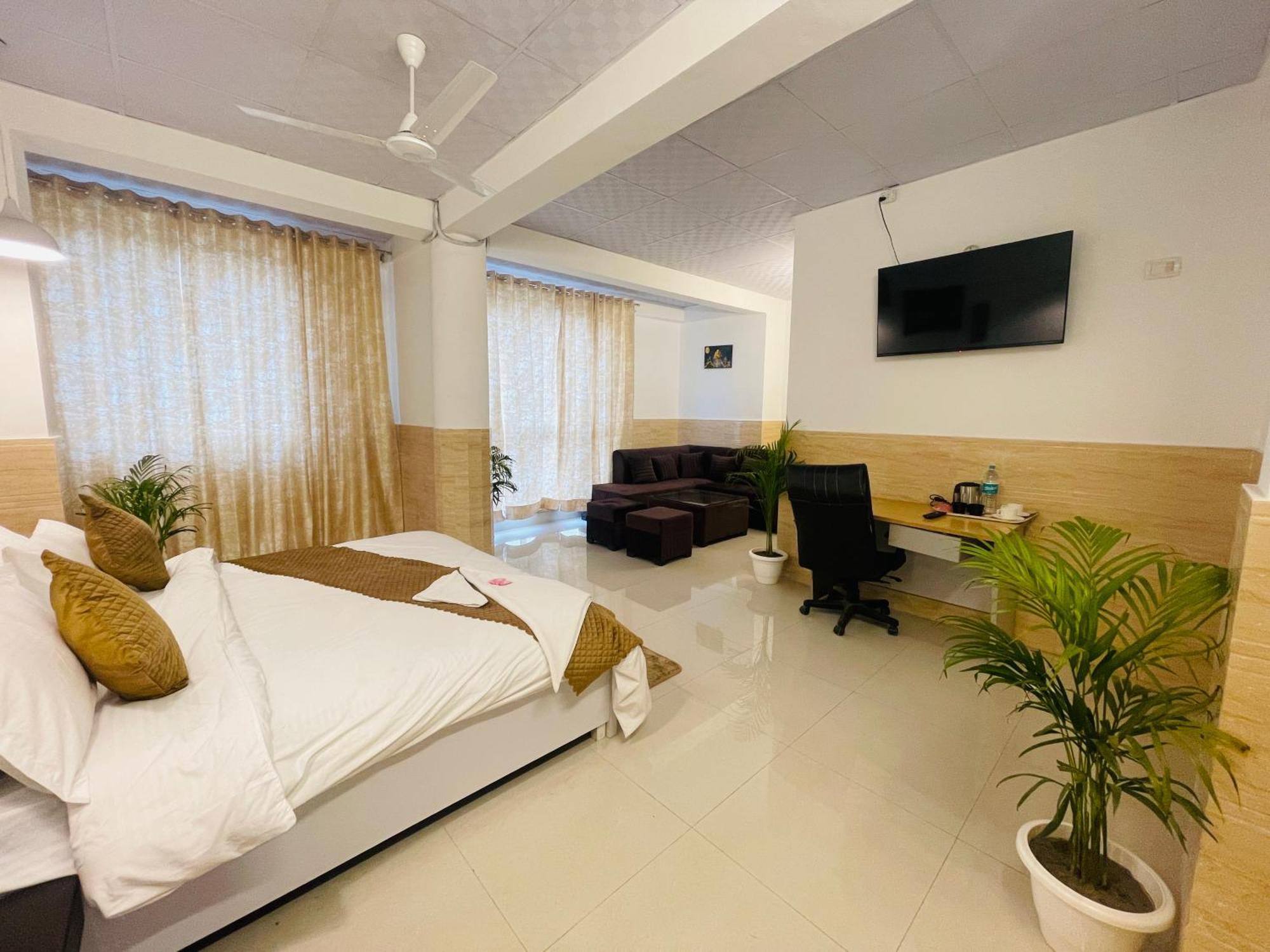 Hotel Relax Inn-Couple Friendly Hotel- Noida Sector 27 Exterior photo