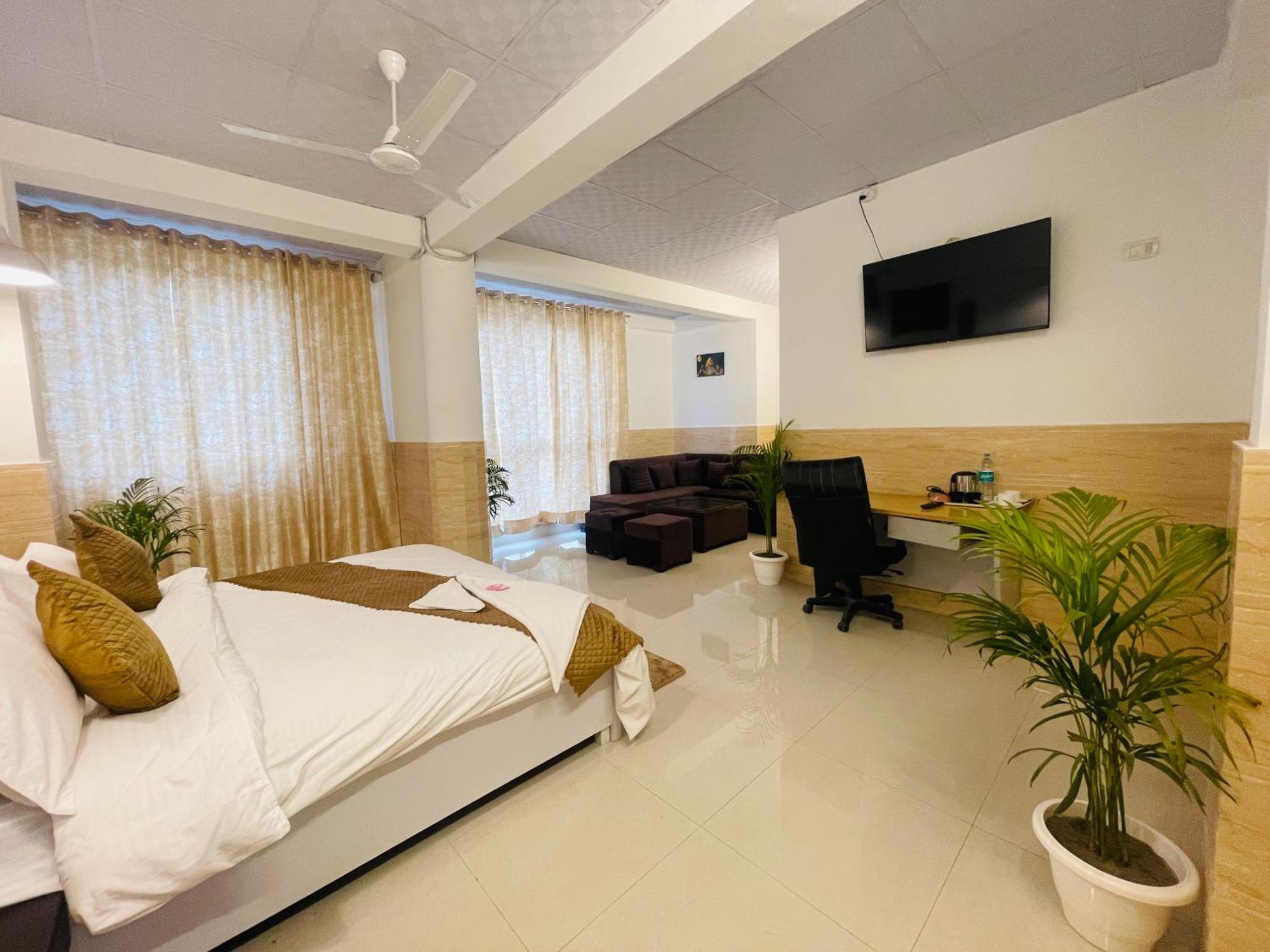 Hotel Relax Inn-Couple Friendly Hotel- Noida Sector 27 Exterior photo